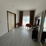 Ξενοδοχείο Small 3*