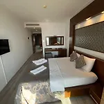 Small Ξενοδοχείο