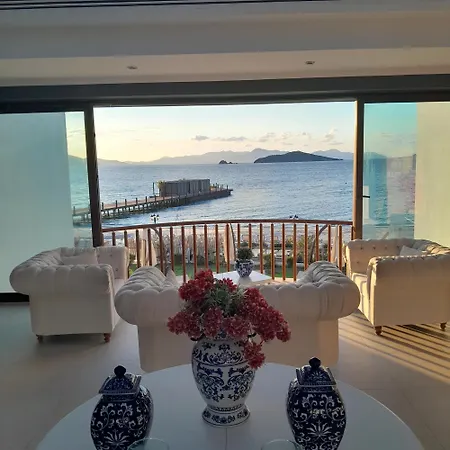 Ξενοδοχείο Small 3*