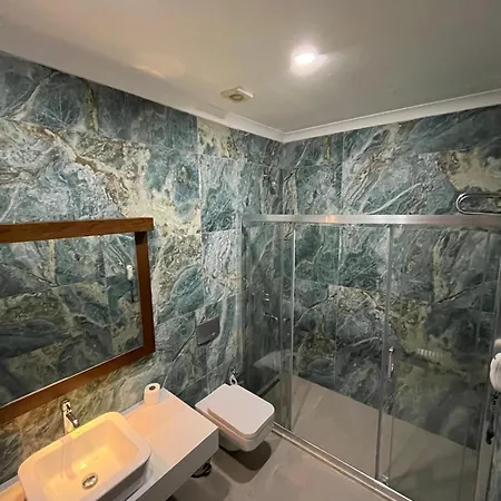 Hotel Small