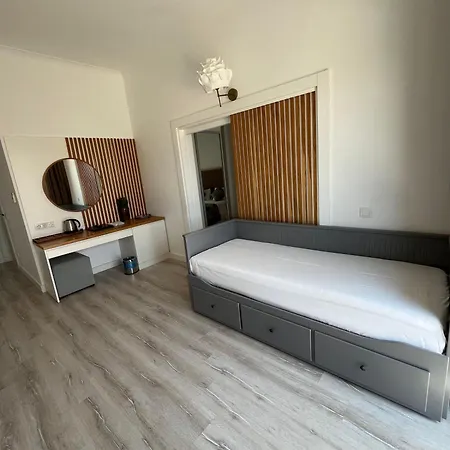 Small Αλικαρνασσός