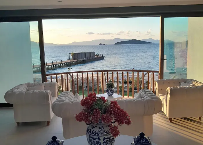 Ξενοδοχείο Small 3*